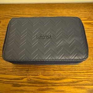 Missoni for Delta One Navy Chevron Toiletry Bag - PRISTINE NWOT